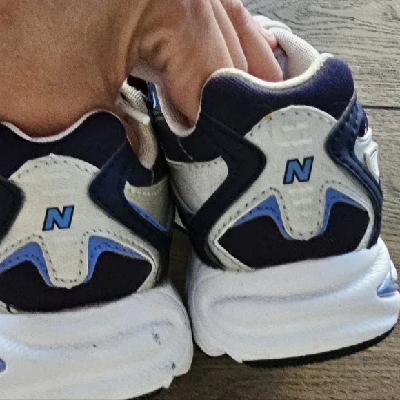 New  new balance size 5 youth - Picture 3 of 11